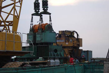 Двойной вибропогружатель DZJ-480 успешно использовавшийся в строительстве «Jiashao Bridge»