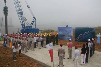 Вибропогружатель Yongan успешно использовался в строительстве «Changsha Fuyuan Road Xiang River Bridge»